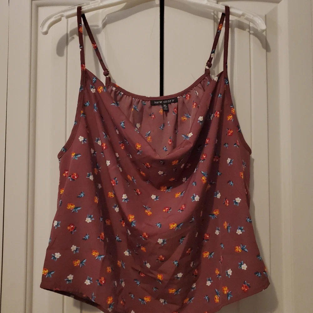 Cropped tank top🍒 - Picture 2 of 10